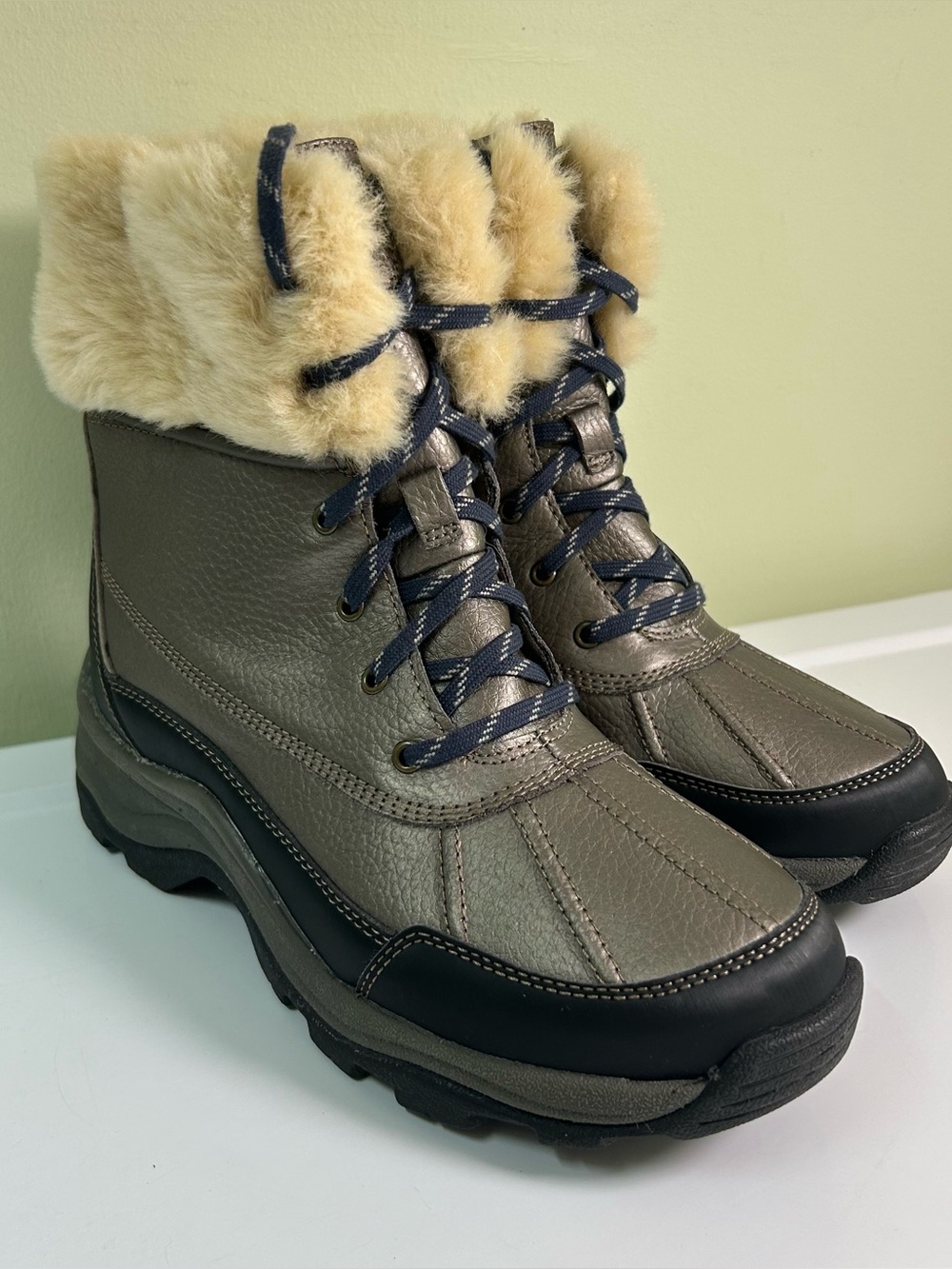 Clarks Mazlyn Arctic Winter Boots Women 8.5 Pewter Leather Faux Fur Lace Up Snow